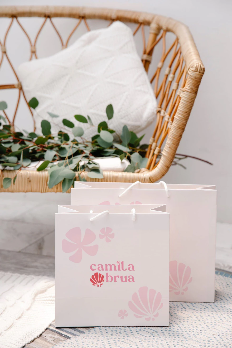 Camila Brua — Sacs de boutique crème et rose