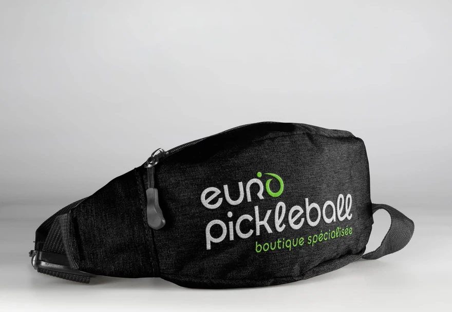 Euro Pickleball — Sac banane noir et logo blanc-vert