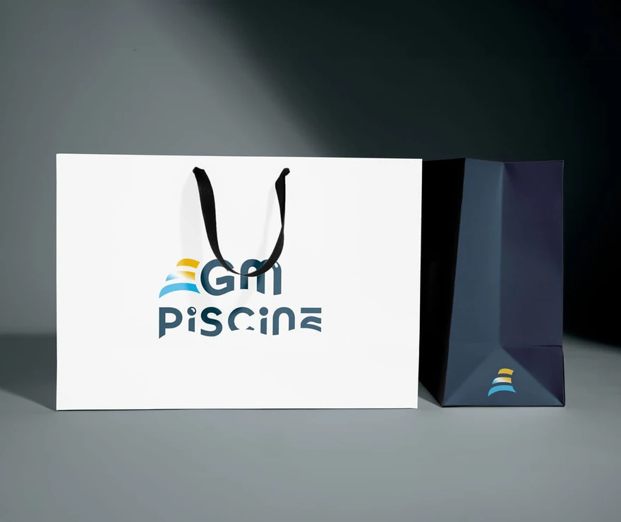 GM Piscine — Sacs boutique blanc et bleu marine