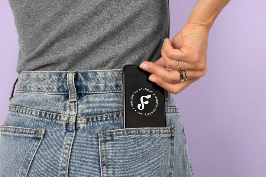Fabulous Fab Boutique — Étiquette noire de jeans