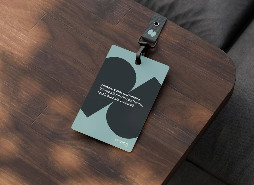 Nimag — Badge de marque menthe et noir