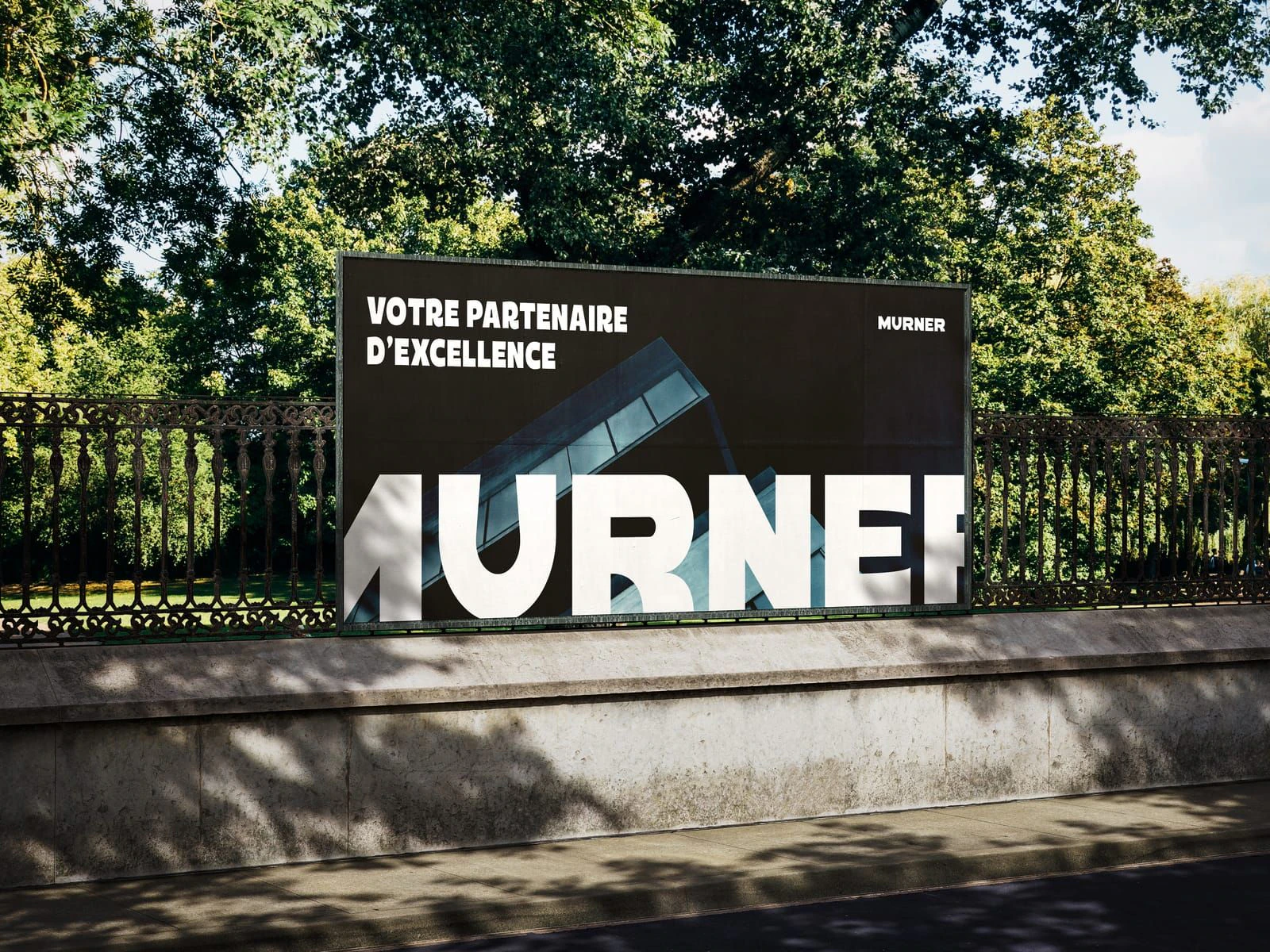 Murner — Grand panneau extérieur avec mot-symbole Murner
