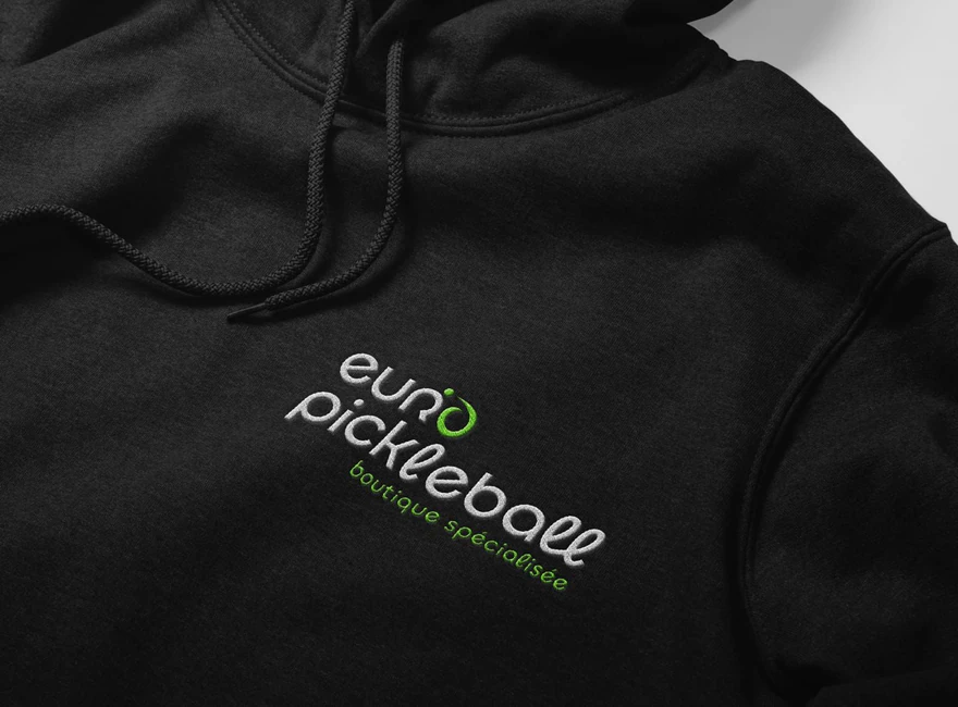 Euro Pickleball — Logo brodé sur sweat noir