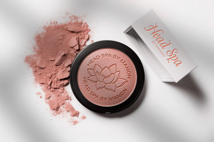 Head Spa by Manon — Logo lotus sur poudrier et emballage
